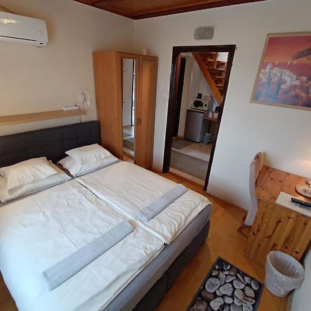 Szilvia Panzio Gyomaendrod Bed & Breakfast Luaran gambar