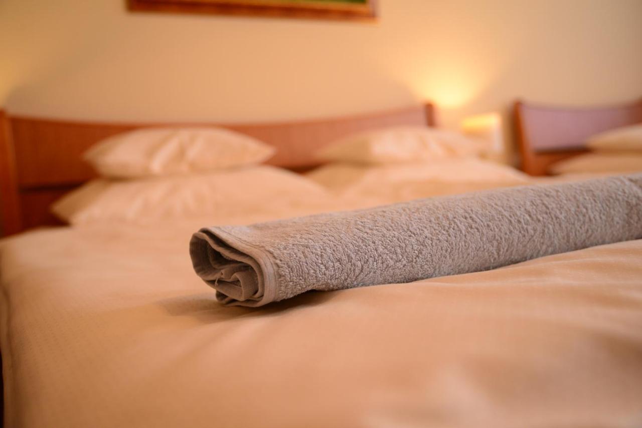 Szilvia Panzio Gyomaendrod Bed & Breakfast Luaran gambar