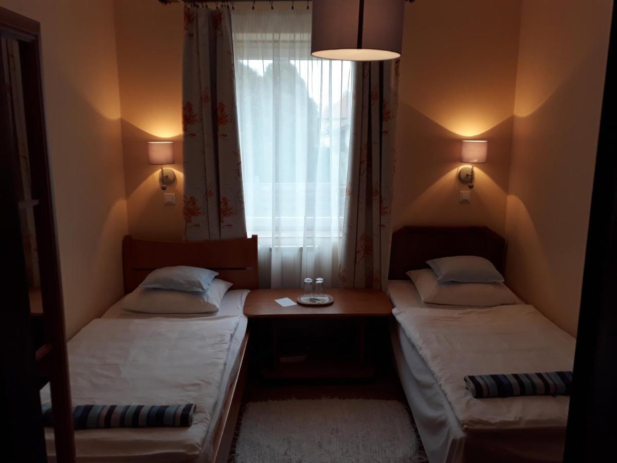 Szilvia Panzio Gyomaendrod Bed & Breakfast Luaran gambar