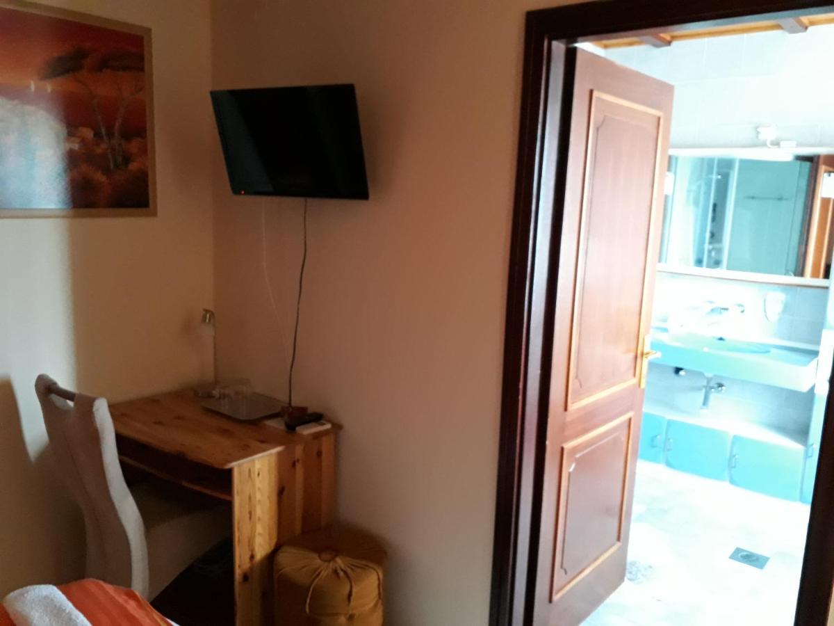 Szilvia Panzio Gyomaendrod Bed & Breakfast Luaran gambar