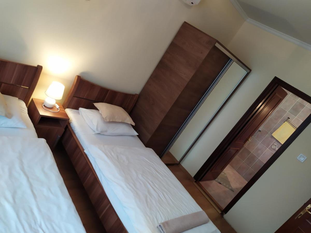 Szilvia Panzio Gyomaendrod Bed & Breakfast Luaran gambar