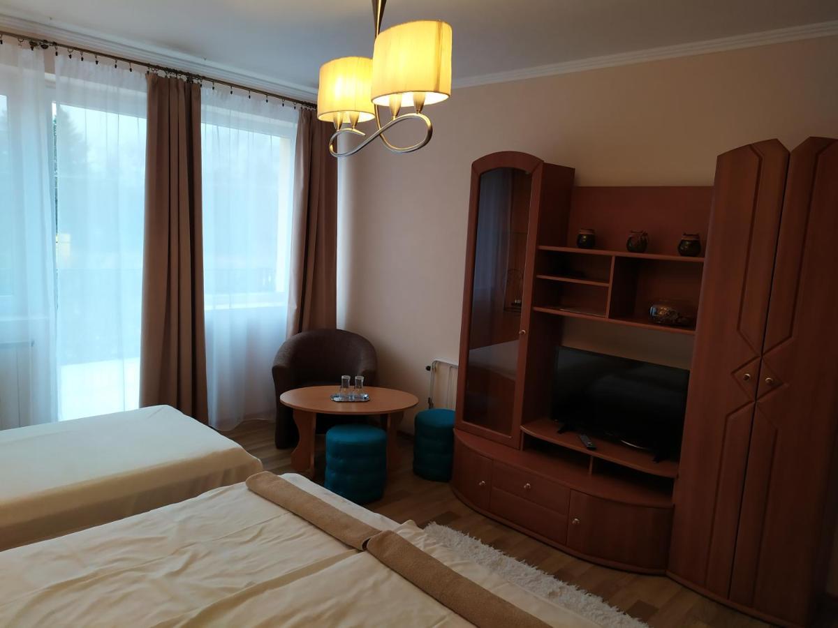 Szilvia Panzio Gyomaendrod Bed & Breakfast Luaran gambar