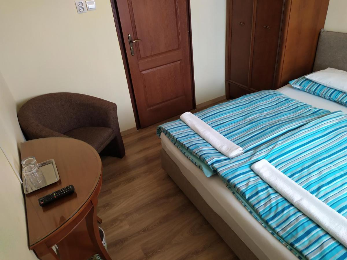 Szilvia Panzio Gyomaendrod Bed & Breakfast Luaran gambar