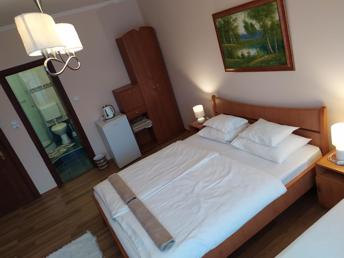 Szilvia Panzio Gyomaendrod Bed & Breakfast Luaran gambar