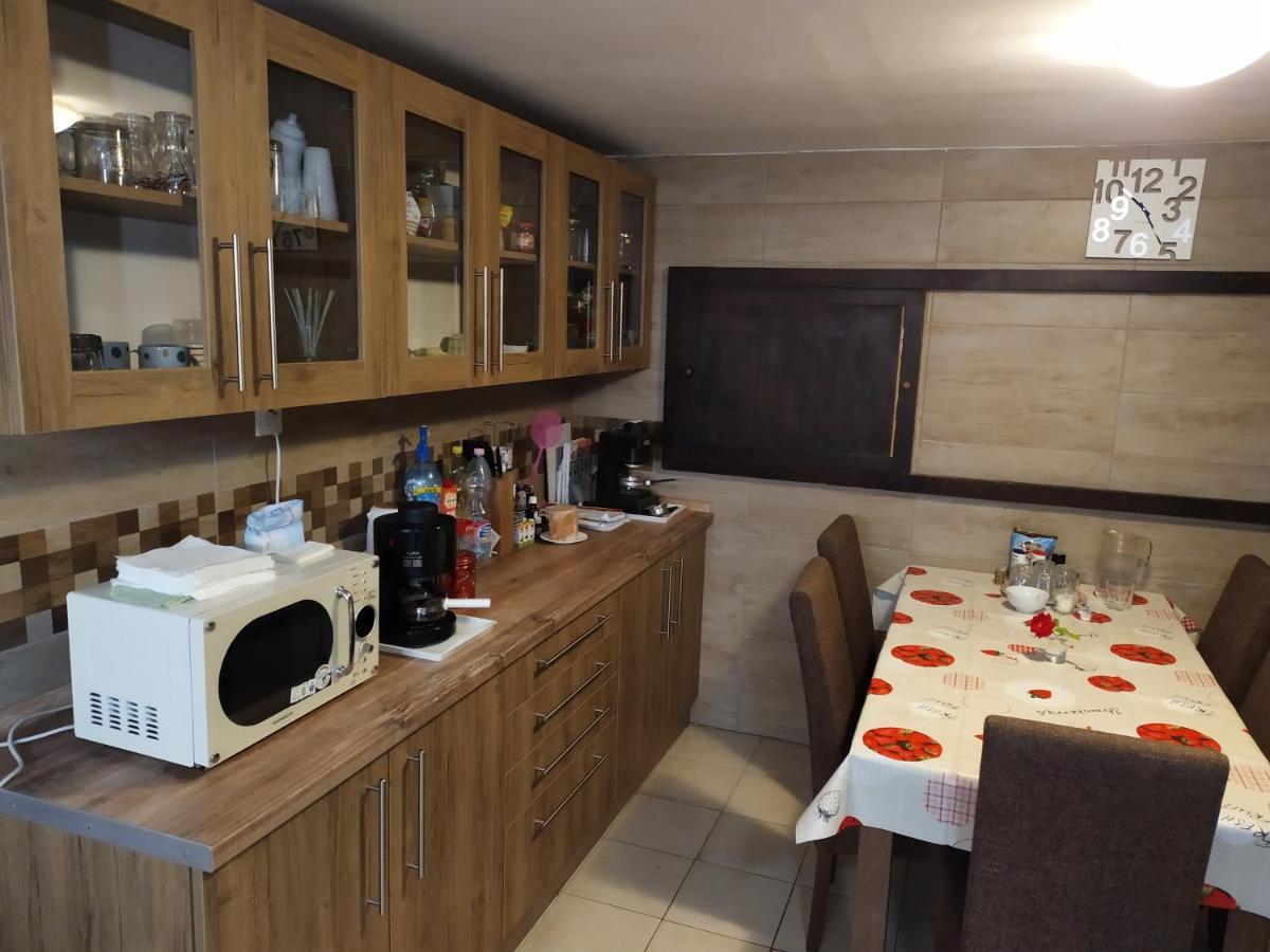 Szilvia Panzio Gyomaendrod Bed & Breakfast Luaran gambar