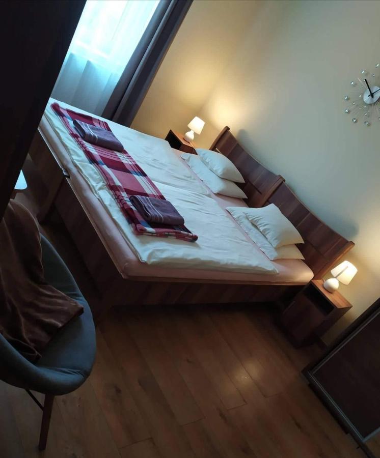 Szilvia Panzio Gyomaendrod Bed & Breakfast Luaran gambar