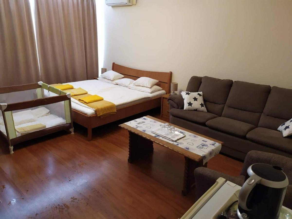 Szilvia Panzio Gyomaendrod Bed & Breakfast Luaran gambar
