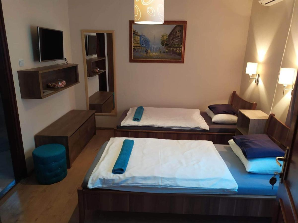 Szilvia Panzio Gyomaendrod Bed & Breakfast Luaran gambar