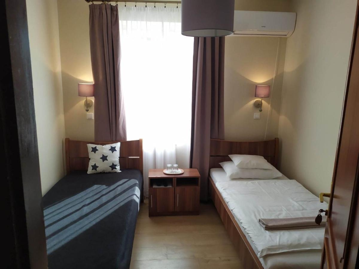 Szilvia Panzio Gyomaendrod Bed & Breakfast Luaran gambar