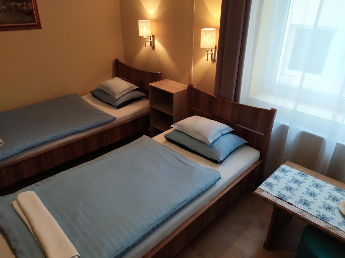 Szilvia Panzio Gyomaendrod Bed & Breakfast Luaran gambar