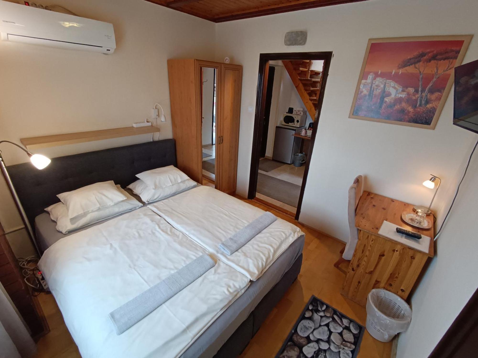 Szilvia Panzio Gyomaendrod Bed & Breakfast Luaran gambar