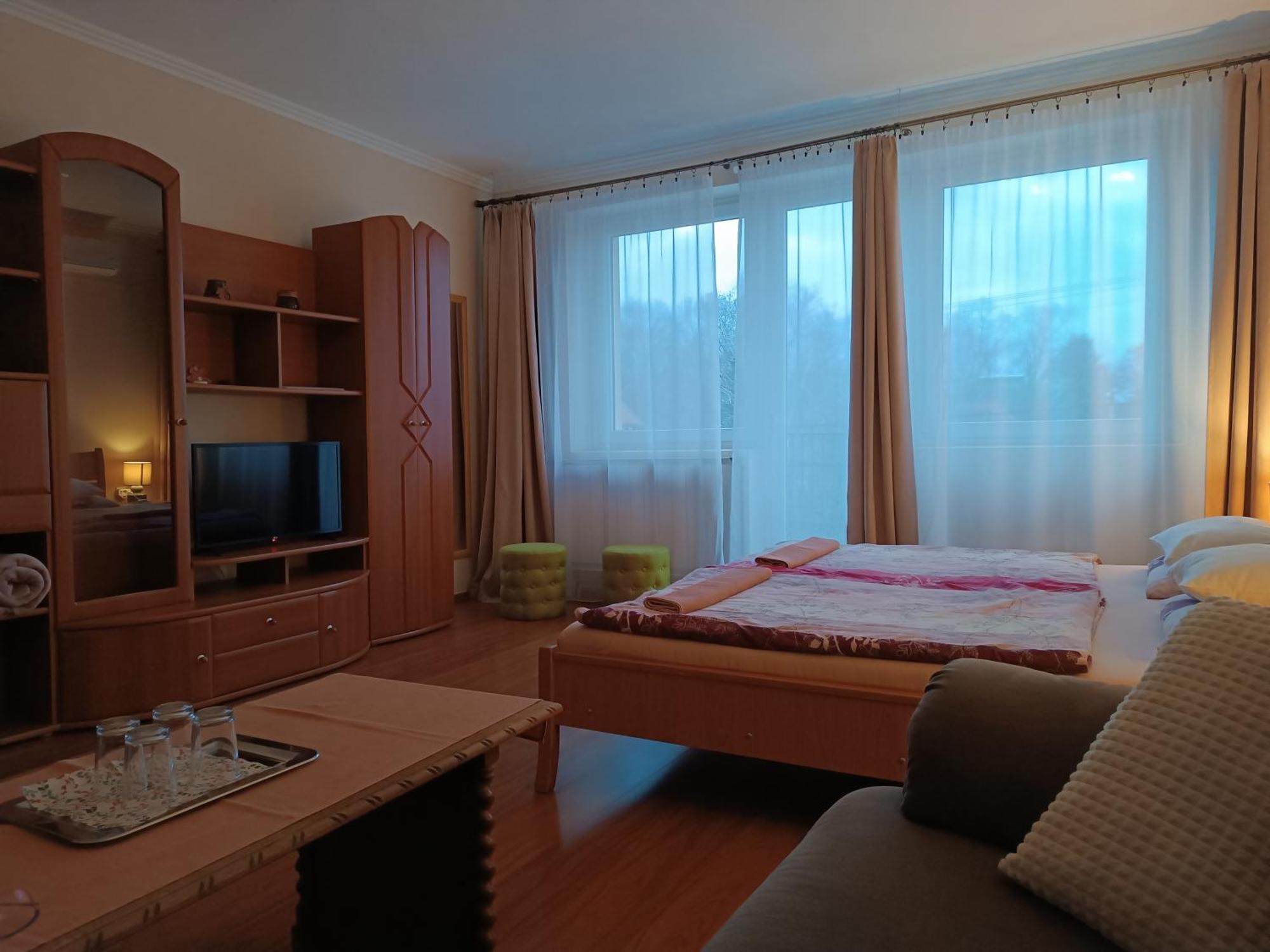 Szilvia Panzio Gyomaendrod Bed & Breakfast Luaran gambar