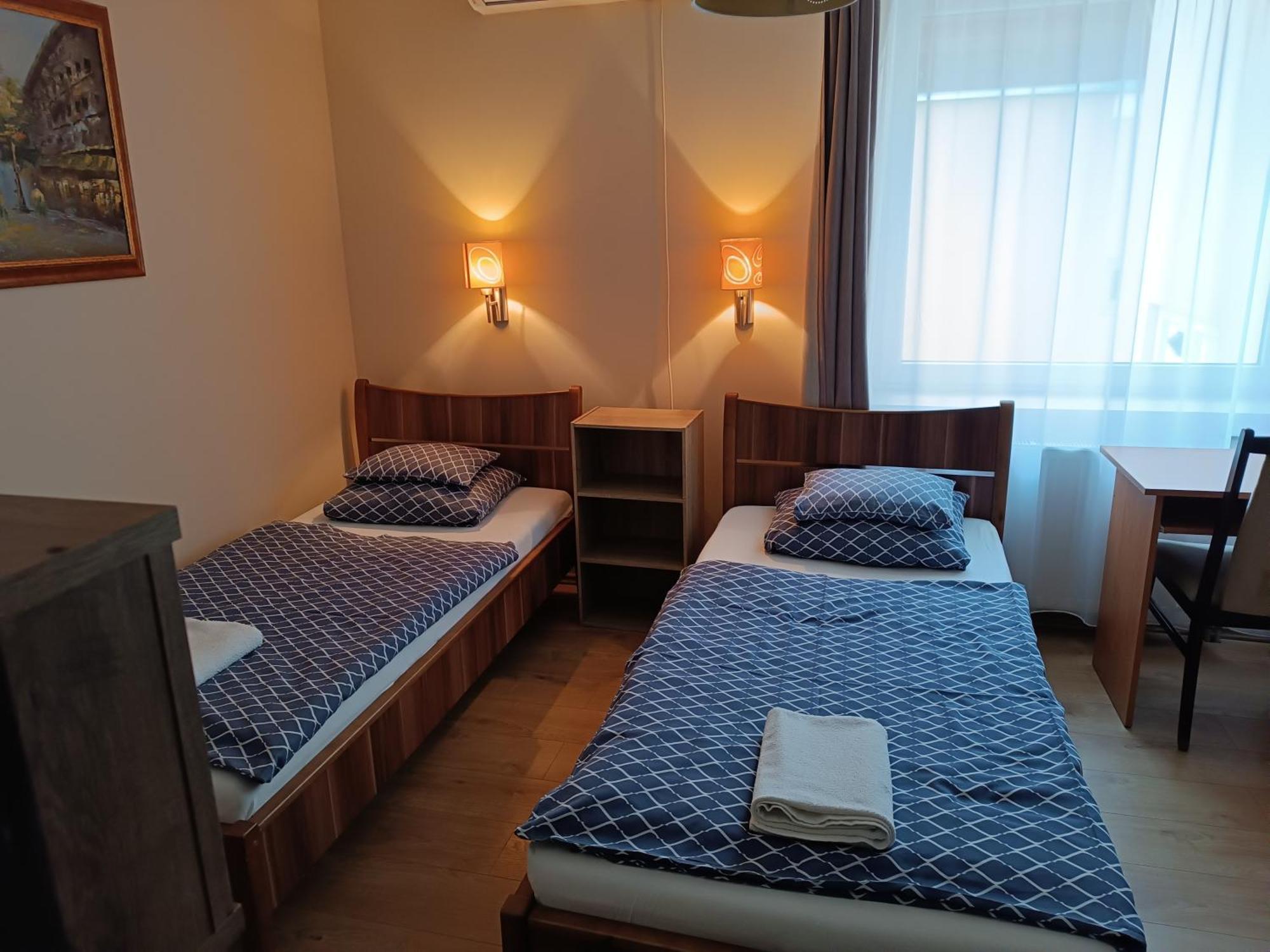 Szilvia Panzio Gyomaendrod Bed & Breakfast Luaran gambar